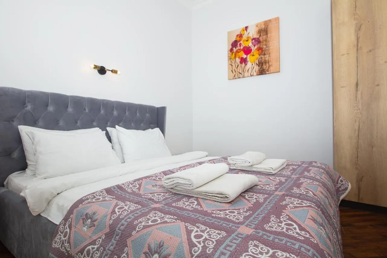 Friends House- Сучасні Апартаменти В Центрі Львова 0*, Lemberg